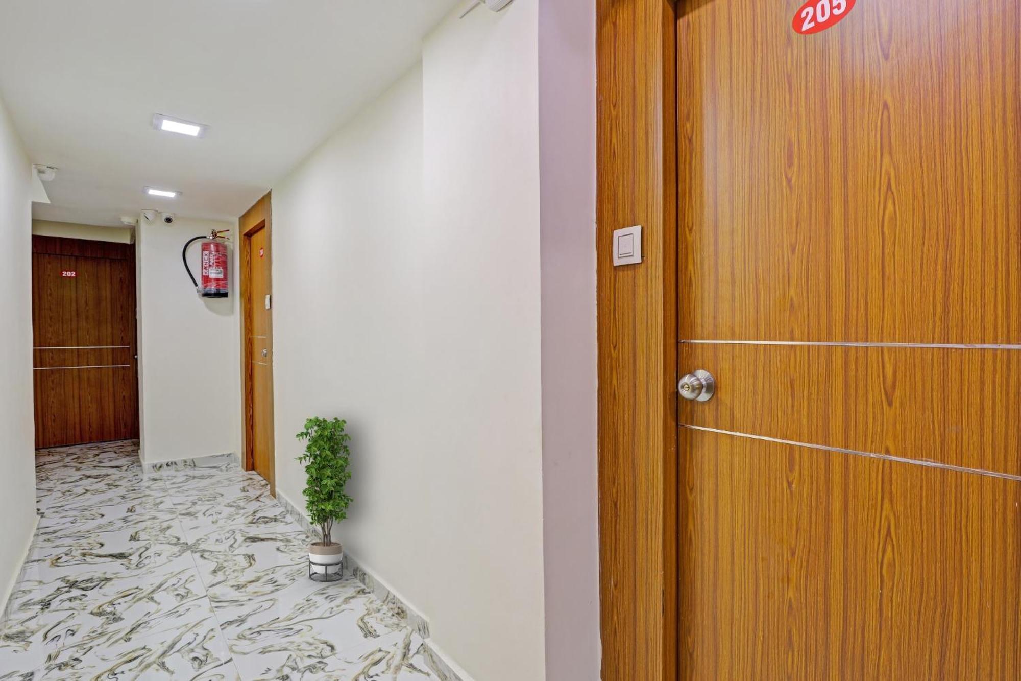 Capital O Bhavya Villa Ahmadábád Kültér fotó
